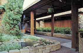 bloomington bed and breakfast, Fourwinds Resort