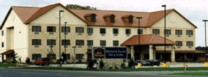 Dinosaur Valley Inn & Suites